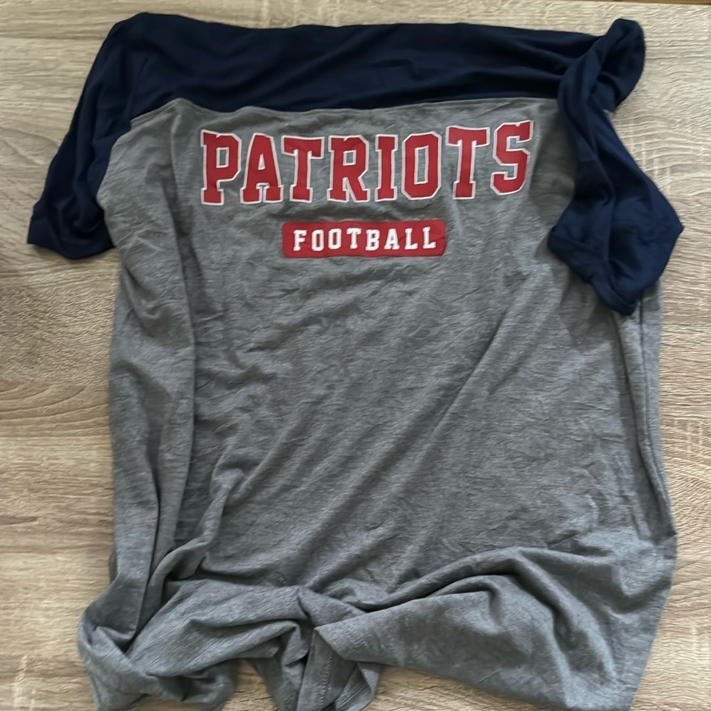 New England Patriots Shirt - Picture 2 of 2